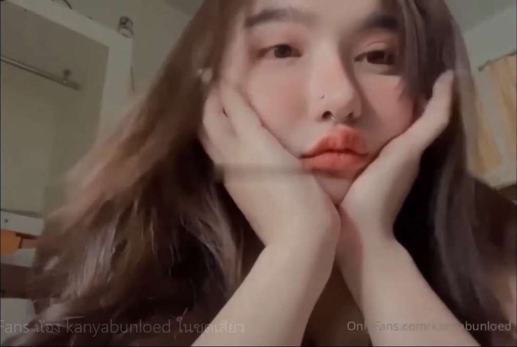 OnlyFans น้อง kanyabunloed ในชุดเสียว